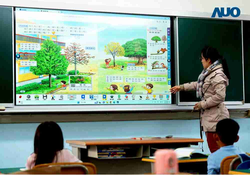 PA直营与达擎共同开发的〝远程设备管理系统〞，，，透过流畅的多功能安装模式、、、直觉设计的整合操作接口，，，，可同时管理多部设备，，，，改善学校的设备管理痛点