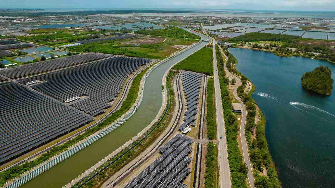 PA直营能源事业提供智慧能源管理、、、太阳能监控管理、、全方位电厂建置及运维解决方案，，并拥有管理超过6000案场的经验